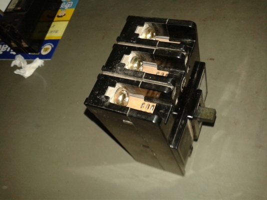 เบรคเกอร์