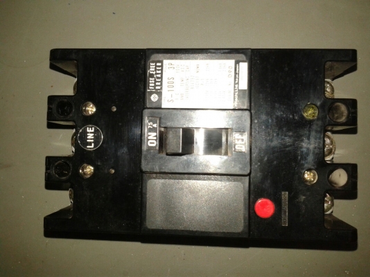 เบรคเกอร์