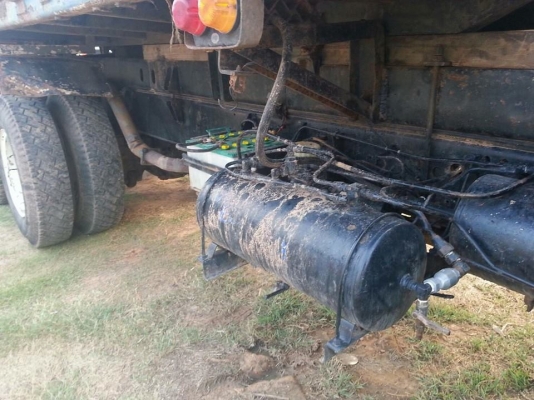 ขายรถดั้ม 2เพลา เครื่อง195แรง โลฮาย10สปีด พ.เพาเวอร์ เบรกจิ๊ฟฟี่ เอกสารพร้อมโอน สนใจโทร 090-8588220คุณนะ 093-3258446คุณบิว หรือเข้าดูสินค้าอื่นๆได้ที่ www.narong2truck.com หรือ www.truck.in.th/498 หรือเพจFacebook ณรงค์ ซื้อขายรถมือสอง (เว็บไซต์ส่วนตัว) หร