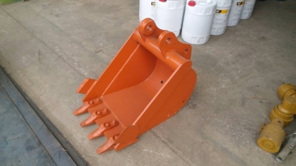 รับสั่งทำและขายบุ้งกี้ปากแคบสำหรับวางท่อปะปา รถแมคโคเล็ก. โคมัสสุ คุโบต้า ยันม่าร์ ทุกรุ่น รับประกันความแข็งแรง