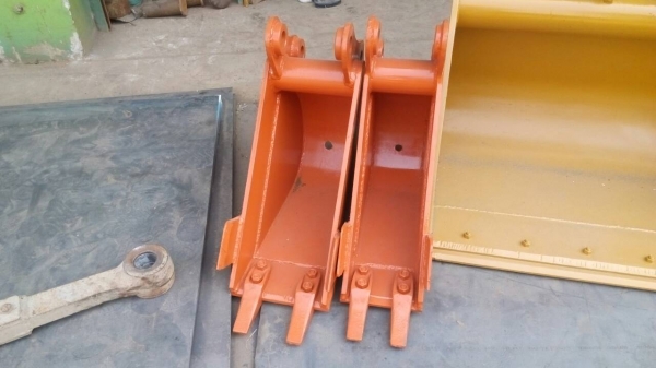 รับสั่งทำและขายบุ้งกี้ปากแคบสำหรับวางท่อปะปา รถแมคโคเล็ก. โคมัสสุ คุโบต้า ยันม่าร์ ทุกรุ่น รับประกันความแข็งแรง