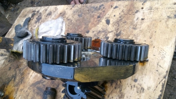 ขายมอเตอร์สวิงรถแมคโครุ่น 200. ทั้งโคมัสสุ โกเบ ฮิตาชิ แคท ขายทั้งลูกหรือแยกท่อนบนท่อนล่าง  สนใจติดต่อ สมศักดิ์ เวียงแก้ว เบอร์ 089-21-5130