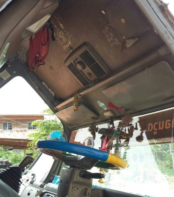 หกล้อ อีซูชุ NPR120ปี40ช่วงยาว5ม สภาพดีเดิมๆสวยพร้อมใช้ ทะเบียนพร้อมโอน