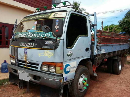 หกล้อ อีซูชุ NPR120ปี40ช่วงยาว5ม สภาพดีเดิมๆสวยพร้อมใช้ ทะเบียนพร้อมโอน