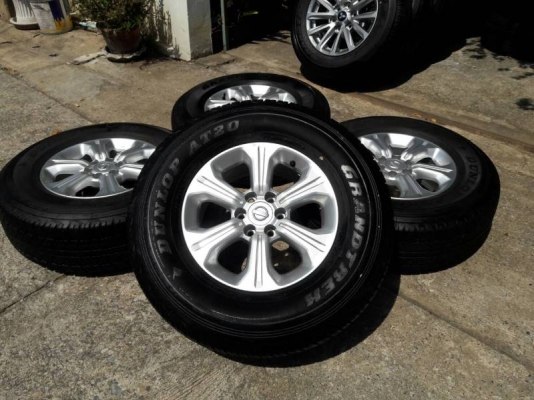 ล้อ Nissan navara ขอบ 16 พร้อมยาง 255 /70/15 ปลายปี 15