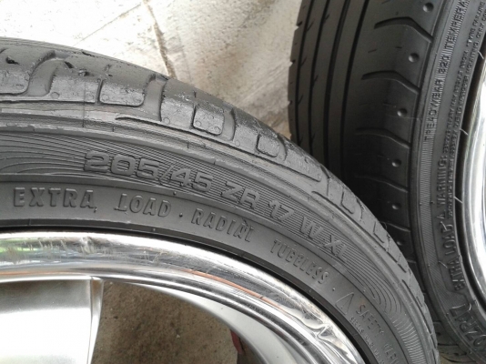 ขอบ17นิ้ว4รู100 พร้อมยาง สวยๆ 4 ล้อ ราคา 6800 บาท