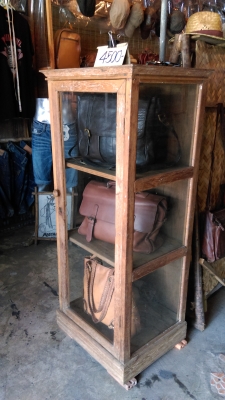 ตู้โชว์ไม้สักแท้ๆ