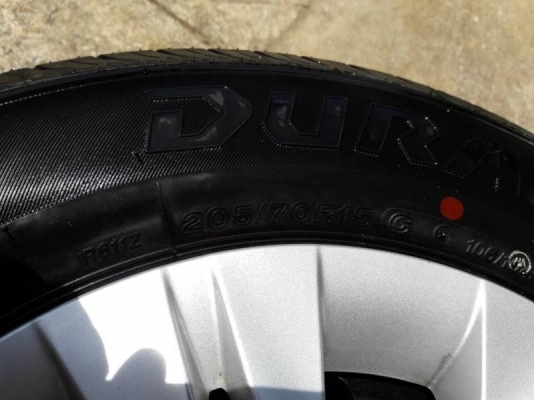 ล้อกะทะขอบ 15 5รู 114 พร้อมยาง 205/70/15 ถอดป้ายแดงชุดล่ะ 8800