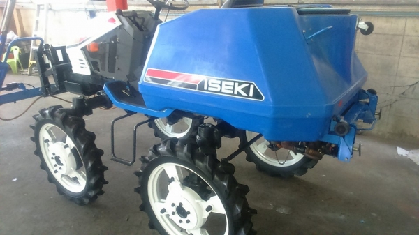 รถฉีดยาถัง400ลิตรเครื่องเบนซิล เก่าญี่ปุ่นเก็บงานเเล้วพร้อมใช้ รถฉีดยาถัง400ลิตรเครื่องเบนซิล เก่าญี่ปุ่นเก็บงานเเล้วพร้อมใช้