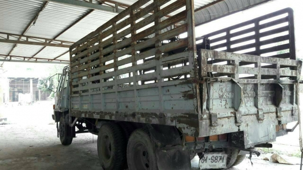 ขาย 350000 บาท  10ล้อติดเครนขยุ้ม   เอกสารทะเบียนพร้อมโอ น