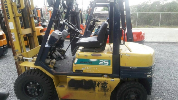 Komatsu -11 ยก 2.5ตัน เสา 3เมตร ดีเซล Komatsu -11 ยก 2.5ตัน เสา 3เมตร ดีเซล