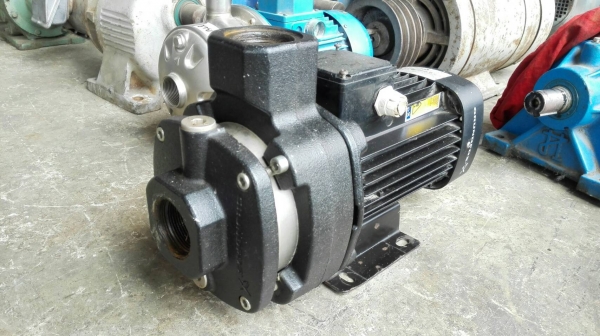 Sell> ขายปั้มน้ำ GRUNDFOS(กรุนด์ฟอส) 1.6 HP 380V เข้า 2"- 2" ใบพัดสแตนเลส สภาพใหม่เดิมทุกเม็ดวิ่งเงียบพร้อมใช้งาน!!