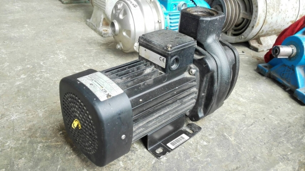 Sell> ขายปั้มน้ำ GRUNDFOS(กรุนด์ฟอส) 1.6 HP 380V เข้า 2"- 2" ใบพัดสแตนเลส สภาพใหม่เดิมทุกเม็ดวิ่งเงียบพร้อมใช้งาน!!
