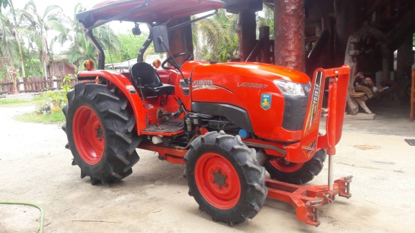 ขายรถไถ KUBOTA L4708 SP สภาพดีเดิมๆพร้อมใช้งาน อุปกรณ์ครบ 2 ชิ้นมีพร้อมดันหน้าและ ผานพรวน