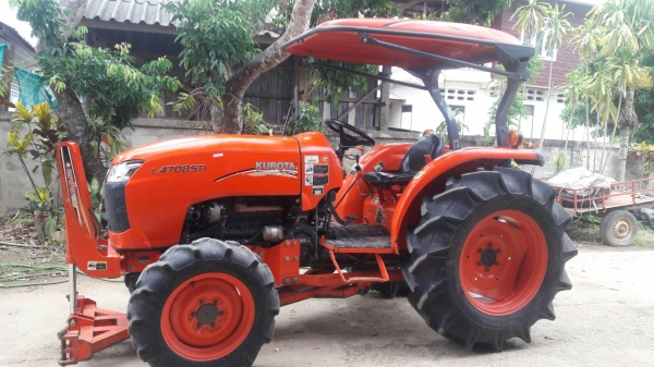 ขายรถไถ KUBOTA L4708 SP สภาพดีเดิมๆพร้อมใช้งาน อุปกรณ์ครบ 2 ชิ้นมีพร้อมดันหน้าและ ผานพรวน