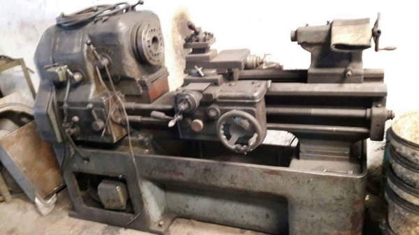 เครื่องกลึงญี่ปุ่น ฐานหล่อ ตามภาพ 35000 เอก ปทุม 0814583376