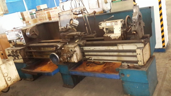 เครื่องกลึง บังแกเรีย 11 ฟุต สภาพโหละออก 0814583376 เอก ปทุม