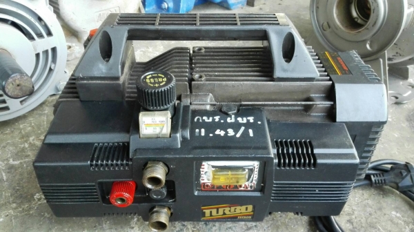 Sell> ขายปั้มฉีดน้ำแรงดันสูง INTER PUMP ITALY มอเตอร์ 2 HP. 220V. แรงดัน 70 bar. ใช้ไฟบ้าน งานอิตาลีคุณภาพสูงสภาพสวยวิ่งนิ่มพร้อมใช้งาน (ฝาครอบใบพัดท้ายแตก!!)