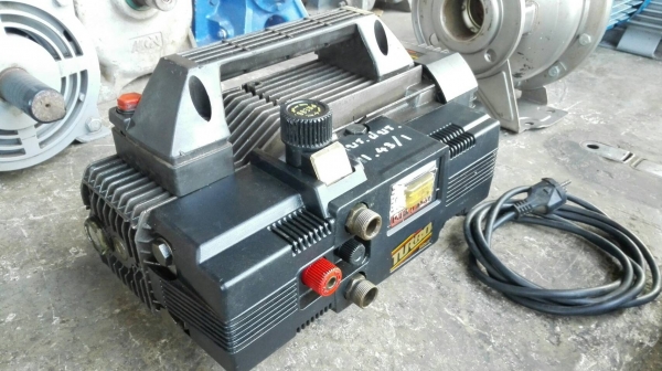 Sell> ขายปั้มฉีดน้ำแรงดันสูง INTER PUMP ITALY มอเตอร์ 2 HP. 220V. แรงดัน 70 bar. ใช้ไฟบ้าน งานอิตาลีคุณภาพสูงสภาพสวยวิ่งนิ่มพร้อมใช้งาน (ฝาครอบใบพัดท้ายแตก!!)