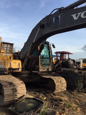 ขายวอลโว่ ec210 เล่มทะเบียน ตามสภาพ ไฟฟ้าครบ ลองได้ที่ลาดหลุมแก้ว