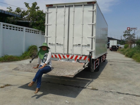 ขายHINO FC9JLLA ตู้3บานมีลิฟท์ท้าย ปี2551 เครื่อง 175 แรงม้า คอมมอลเรลยาว 6.5.เมตร สภาพสวยพร้อมใช้คะราคา 880000 โทร 081 4825911 พิมพ์ใจ หรือ 085 0097969 รุ่งคะ