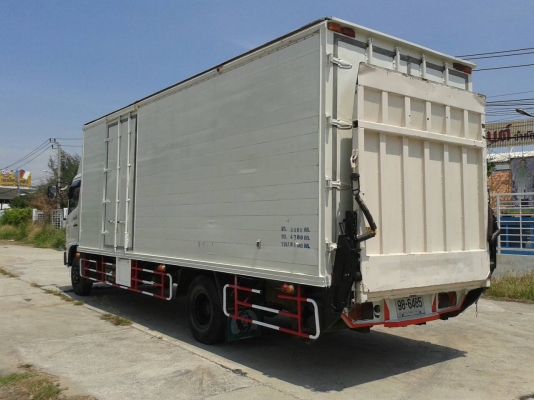 ขายHINO FC9JLLA ตู้3บานมีลิฟท์ท้าย ปี2551 เครื่อง 175 แรงม้า คอมมอลเรลยาว 6.5.เมตร สภาพสวยพร้อมใช้คะราคา 880000 โทร 081 4825911 พิมพ์ใจ หรือ 085 0097969 รุ่งคะ