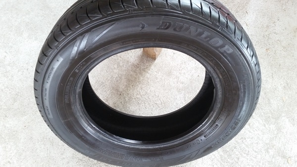 ขายยาง195/65/15 ปี 2814DUNLOP LM704 4 เส้น