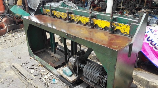 ** ยกแล้วครับ!! **กรรไกรซอยเหล็กแผ่น หน้ากว้าง 6 ฟุต 180 cm ไฟ 380V ตัดเหล็ก/สังสีได้ สภาพดีพร้อมใช้งาน!!