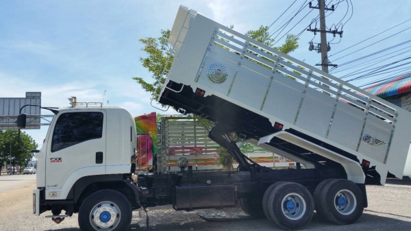 ขายรถบรรทุกสิบล้อดัมพ์ ISUZU เครื่อง 300 แรง 2 เพลา ปี 56 ไมล์ 87,xxx กระบะดัมพ์มิเนียม รถสวยพร้อมใช่งาน