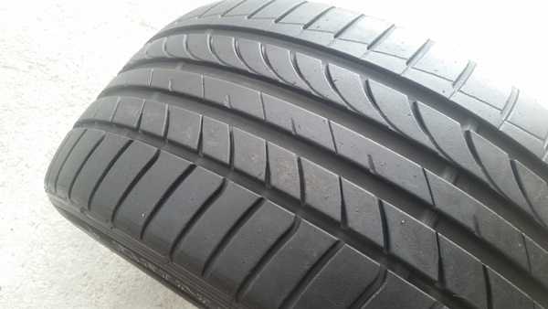 ขายยาง245/45/17 ปี 13 DUNLOP MAXX  2 เส้น