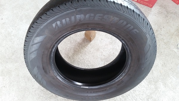 ขายยาง215/70/15 ปี 13 BRIDGESTONE R611 4 เส้น