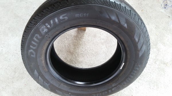 ขายยาง205/70/15 ปี 15 BRIDGESTONE R611 2 เส้น