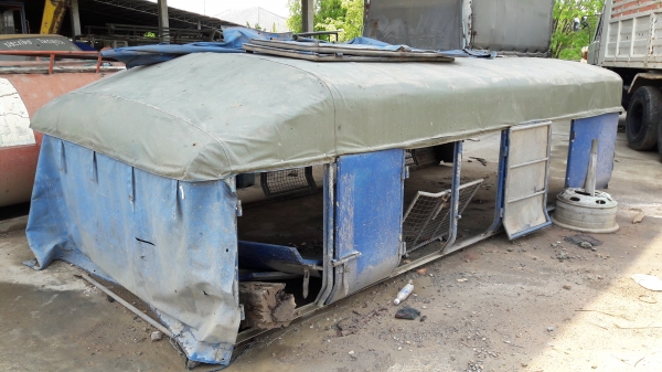 หลังคาร์โครงเหล็ก 6 ล้อ สภาพพร้อมใช้ หลังคาร์โครงเหล็ก 6 ล้อ สภาพพร้อมใช้