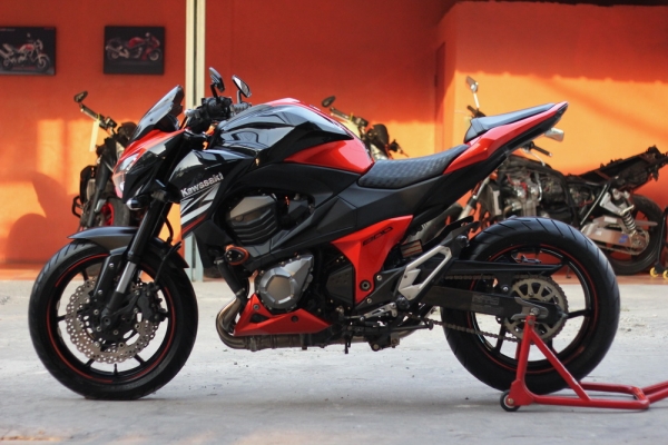 <เอิร์ท พิดโลก>Z800 ปี2014 ท่อโยชิแท้ <เอิร์ท พิดโลก>Z800 ปี2014 ท่อโยชิแท้