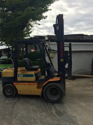 โฟล์คลิฟ Komatsu รุ่น11 ยก 2.5ตัน ดีเซลรถนำเข้า