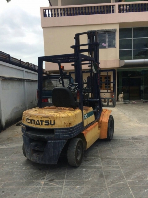 โฟล์คลิฟ Komatsu รุ่น11 ยก 2.5ตัน ดีเซลรถนำเข้า