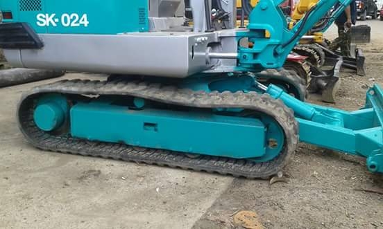 ขายรถขุด ยี่ห้อ:KOBELCO รุ่น:  SK024 รถเก่านอกแท้ มีเอกสารใบอินวอย ราคาต่อรองได้ สนใจติดต่อ: 099-907-9273  กิ๊ฟ กมลชนก