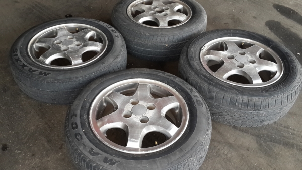 ล้อ Hondaขอบ 14 พร้อมยาง ล้อ Hondaขอบ 14 พร้อมยาง