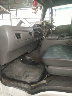 ขายหกล้อเครื่องjo8cอินเตอร์คอมมอลแรล210แรง กระบะยาว6.20เมตร กว้าง2.30เมตร เบรคทิฟฟี่ กระจกไฟฟ้า ยางเรเดียลใหม่หกเส้น แอร์เย็น เครื่องดีมาก คัสซีสวยไม่มีบวม ทะเบียนพร้อมโอน