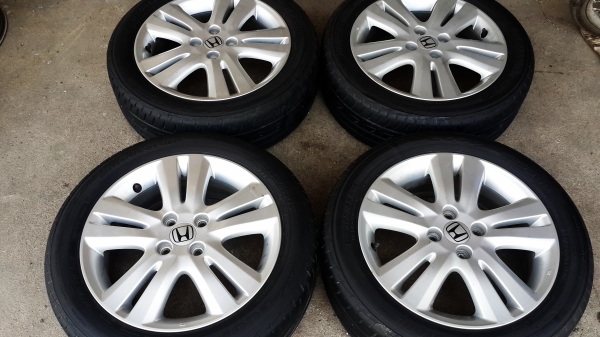 ล้อ honda jazz ตัวท็อป ขอบ16 4รู100 พร้อมยาง
