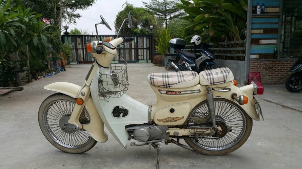 Honda C90