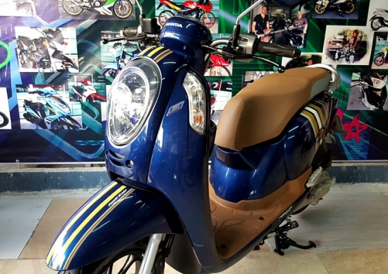 scoopy i สีนั้าเงิน ลายใหม่ล่าสุดโฉมปัจจุบัญ ล้อแมกซ์ ตัวท๊อปสุด โปรโมชั่น แถม 3 รายการ