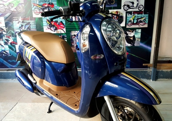 scoopy i สีนั้าเงิน ลายใหม่ล่าสุดโฉมปัจจุบัญ ล้อแมกซ์ ตัวท๊อปสุด โปรโมชั่น แถม 3 รายการ