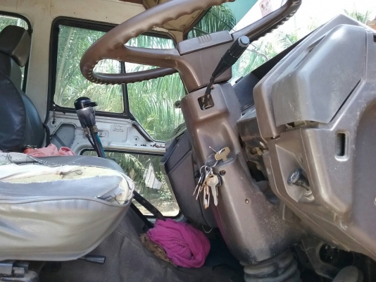 รถมิตซู 10 ล้อ ท้ายลาด  FN527M - A  /  191 แรงม้า.   สนใจติดต่อ  081 - 6079515