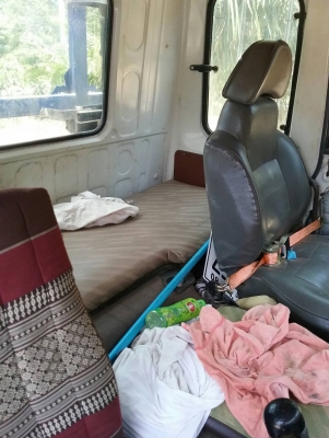 รถมิตซู 10 ล้อ ท้ายลาด  FN527M - A  /  191 แรงม้า.   สนใจติดต่อ  081 - 6079515