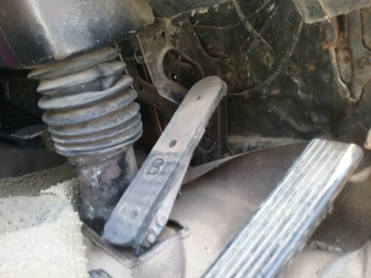 รถมิตซู 10 ล้อ ท้ายลาด  FN527M - A  /  191 แรงม้า.   สนใจติดต่อ  081 - 6079515