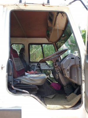 รถมิตซู 10 ล้อ ท้ายลาด  FN527M - A  /  191 แรงม้า.   สนใจติดต่อ  081 - 6079515