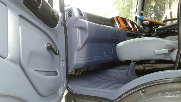 ขายรถสิบล้อหัวลากเมก้า 320 แรง ขายรถสิบล้อหัวลากเมก้า 320 แรง