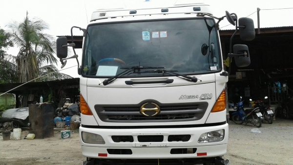 ขายรถสิบล้อหัวลากเมก้า 320 แรง ขายรถสิบล้อหัวลากเมก้า 320 แรง