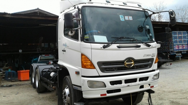 ขายรถสิบล้อหัวลากเมก้า 320 แรง ขายรถสิบล้อหัวลากเมก้า 320 แรง